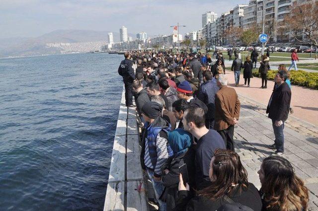 İzmir Körfezi’nden Ceset Çıktı