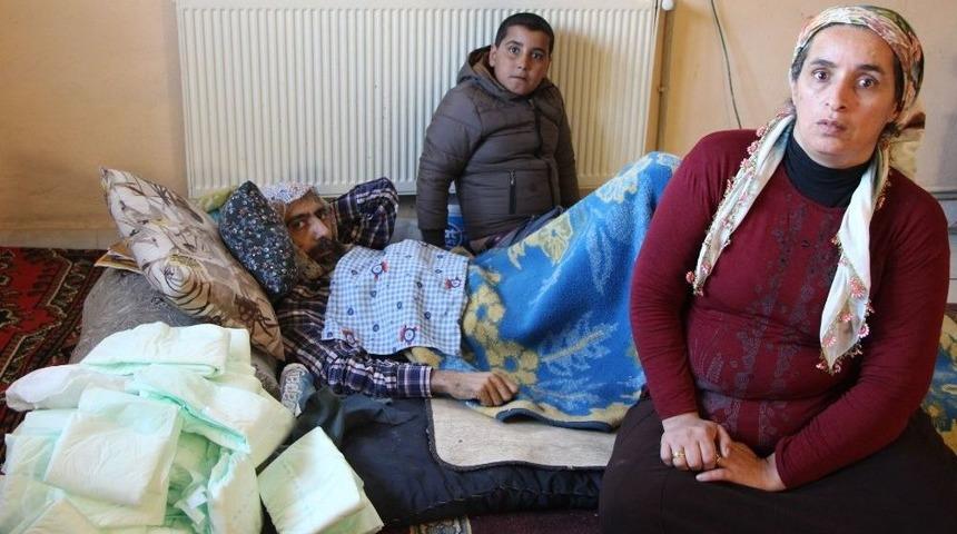 Fel&ccedil;li Hasta Yardım Bekliyor