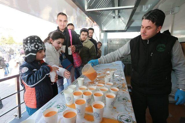 Gaziosmanpaşa’da 3 Bin Kişilik Tarhana Çorbası İkramı