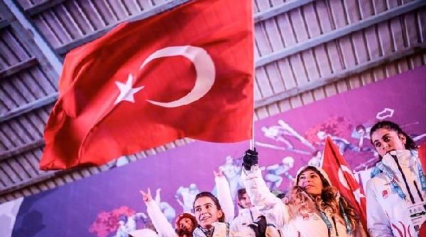 Eyof Bayrağı Saraybosna'da