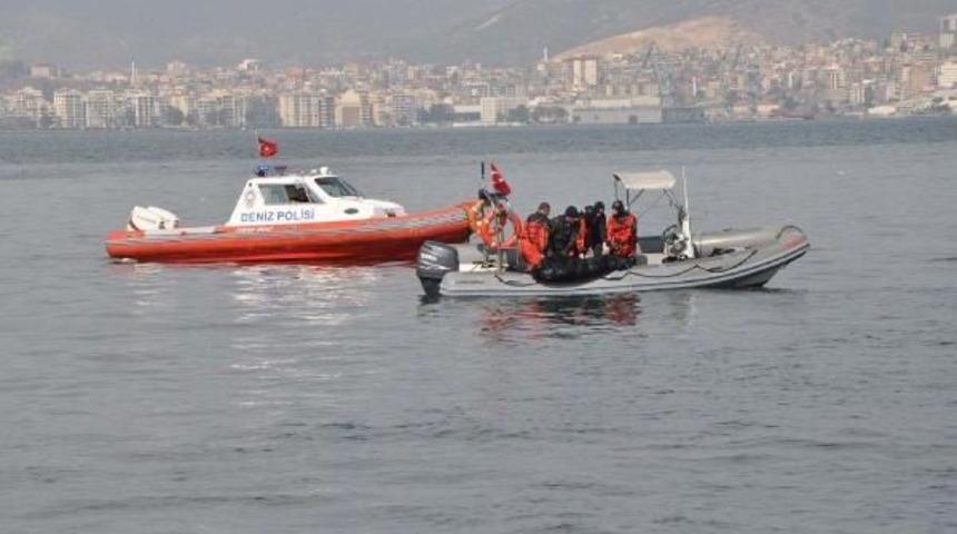 İzmir'de Denizden Ceset &Ccedil;ıktı