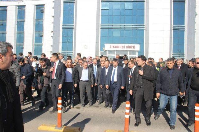 Bakanlar, Viranşehir’deki Terör Saldırısında Yaralanan Vatandaşları Ziyaret Etti