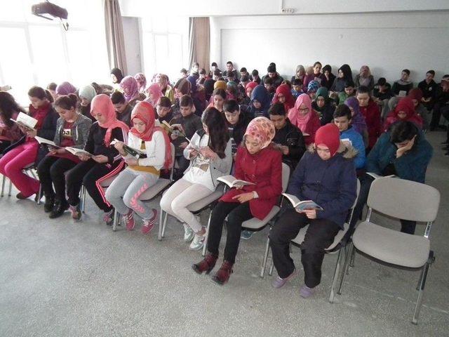 Kaymakam Türköz, İmam Hatip Ortaokulu Ve Lisesi Öğrencileriyle Bir Araya Geldi