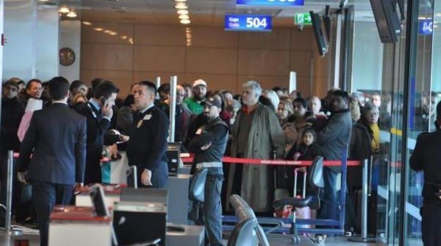 Thy U&ccedil;ağını Tuvaletteki Bomba Notu Y&uuml;z&uuml;nden Boşaltıldı