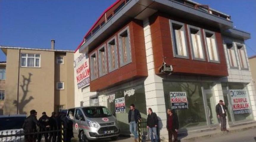 Soğuklardan Korunmak Için Sığındığı Evde Cesedi Bulundu