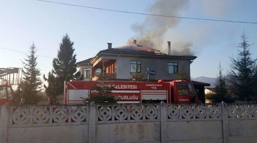 D&uuml;zce&rsquo;de &Ccedil;atı Yangını Korkuttu