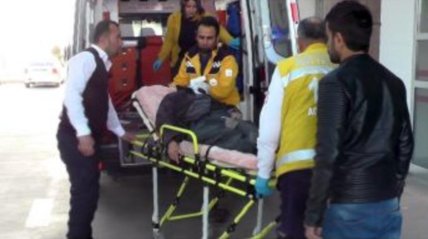 Motosiklet Yaşlı Şahsa &Ccedil;arpıp Ka&ccedil;tı