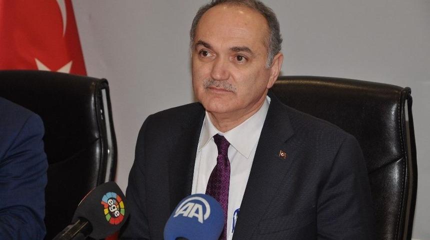 Bakan &Ouml;zl&uuml;&rsquo;den "evet" Demek İ&ccedil;in İki Neden