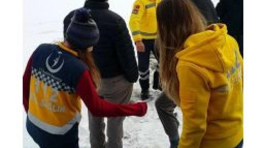 Kar Kalınlığının 3 Metreyi Bulduğu Camili&rsquo;de Hasta Kurtarma Operasyonu