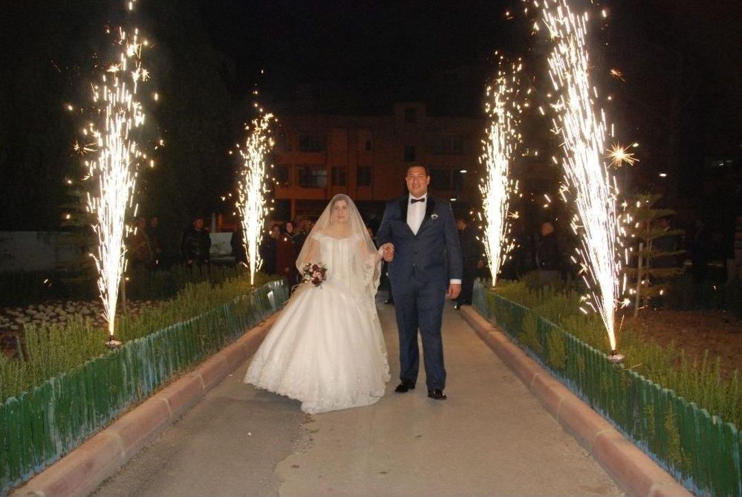 Kalkınma Bakanı L&uuml;tfi Elvan, Silifke&rsquo;de Nikah Şahidi Oldu
