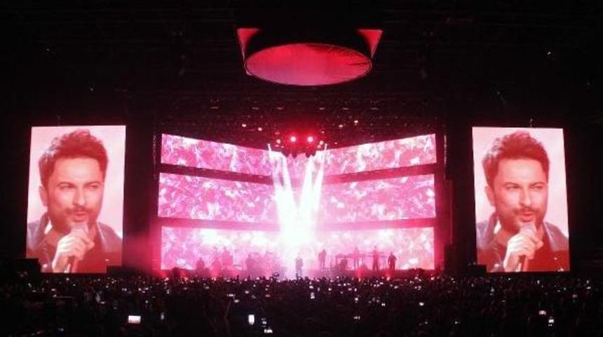 Tarkan&rsquo;Dan Dar&uuml;şşafaka Yararına Konser