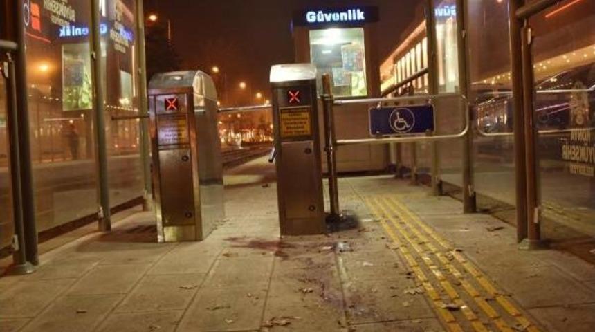 Suriyeli Iki Gen&ccedil;, Tartıştıkları 2 Kişiyi Bı&ccedil;akladı