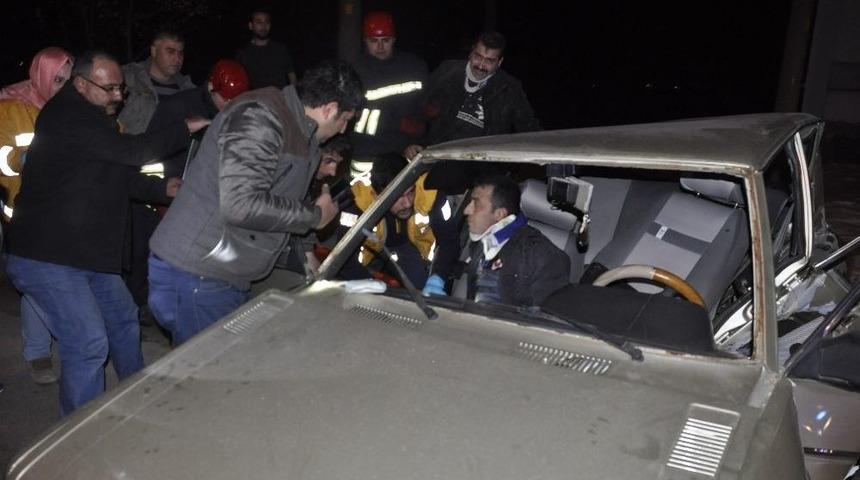 Seydişehir&rsquo; De İki Otomobil &Ccedil;arpıştı: 6 Yaralı