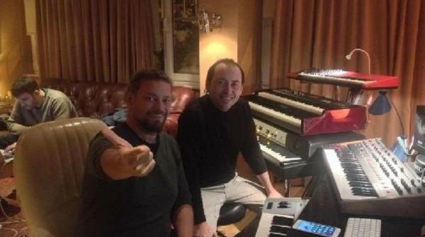 M&uuml;zikte Yoldaş Ekol&uuml;n&uuml;, Oğlu Yaşatıyor