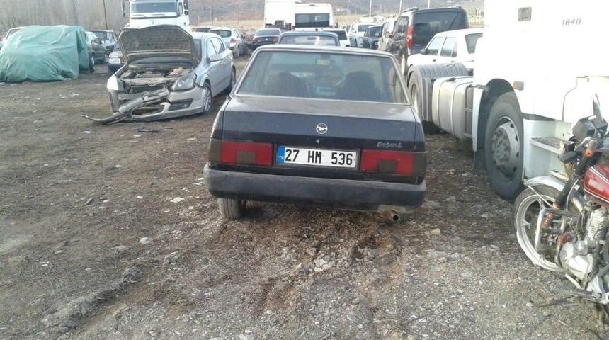 Oto Hırsızları Polisten Ka&ccedil;amadı: 3 G&ouml;zaltı