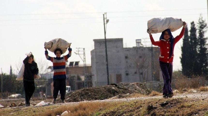 Suriyeli &Ccedil;ocukların Y&uuml;rek Burkan "odun" Mutluluğu