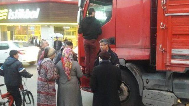 Tır Şof&ouml;r&uuml;n&uuml;n Kurusıkı Tabancayla Intihar Şovu 2