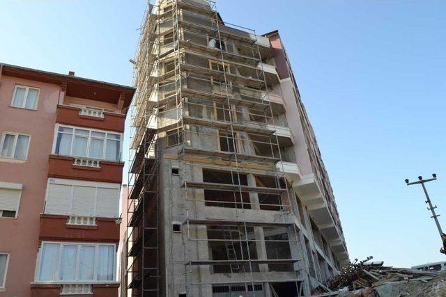 İnşaatın 7. Katından D&uuml;şen İş&ccedil;i Hayatını Kaybetti 1