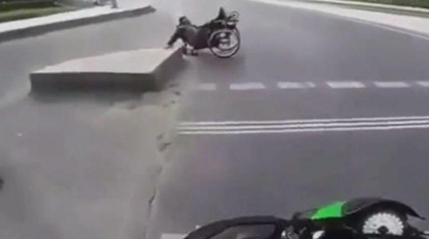 (&ouml;zel Haber) Motosikletli Gen&ccedil;ten Trafikte &Ouml;rnek Davranış