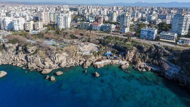 Bambus Plajı&rsquo;ndaki Ka&ccedil;ak Yapılar Yıkıldı 1