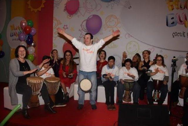 Ünlüler Ve Okyanus Koleji Öğrencileri Down Semdromlular Için Iş Birliği Yaptı 1