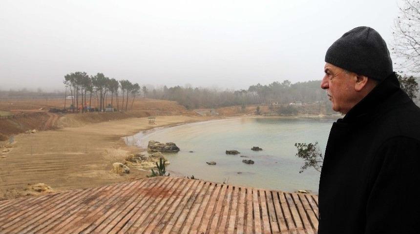 Başkan Karaosmanoğlu, Mi&ccedil;o Plajını Denetledi