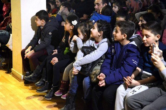 Çukurhisarlı Çocuklar İbiş’in Şen Mahallesi’nde