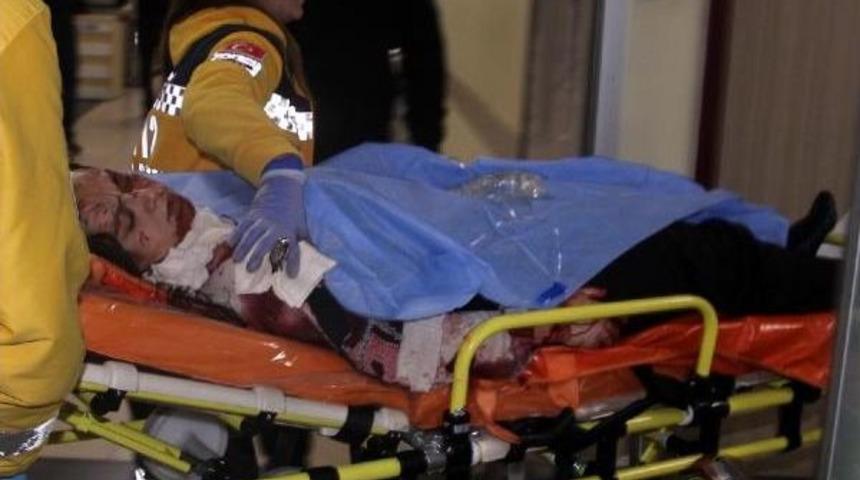 Eşlerin Bı&ccedil;aklı Kavgası Hastanede Bitti