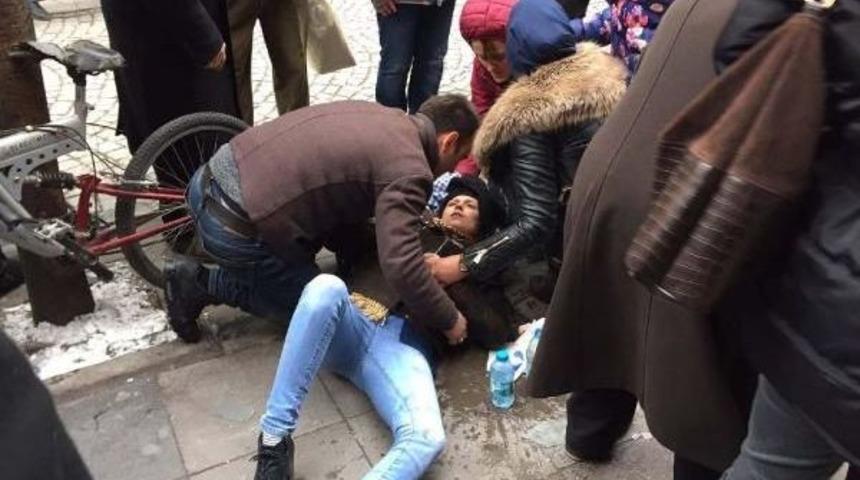 Başına Pencere Camı D&uuml;şen Gamze, Yaşam M&uuml;cadelesi Veriyor