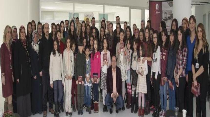 K&uuml;&ccedil;&uuml;k Yazarlardan Imza G&uuml;n&uuml; Etkinliği