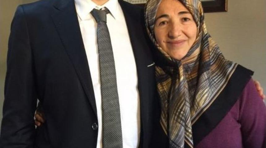 T&uuml;m&ouml;rl&uuml; B&ouml;brek, Robotik Cerrahi İle Kurtarıldı