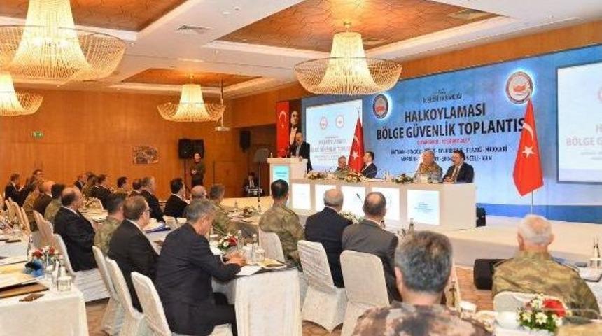 Diyarbakır'da 'halk Oylaması B&ouml;lge G&uuml;venlik Toplantısı Yapıldı