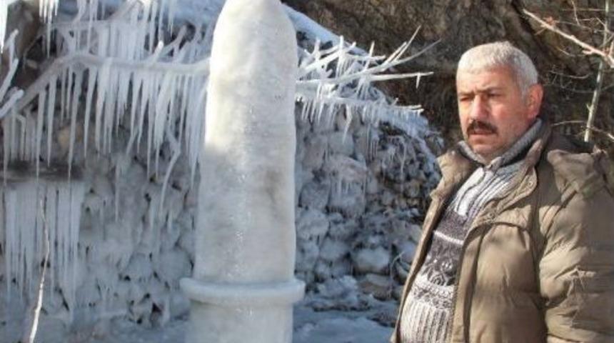 Buz S&uuml;tunu Ay Yıldızlı S&uuml;ng&uuml; Yaptı