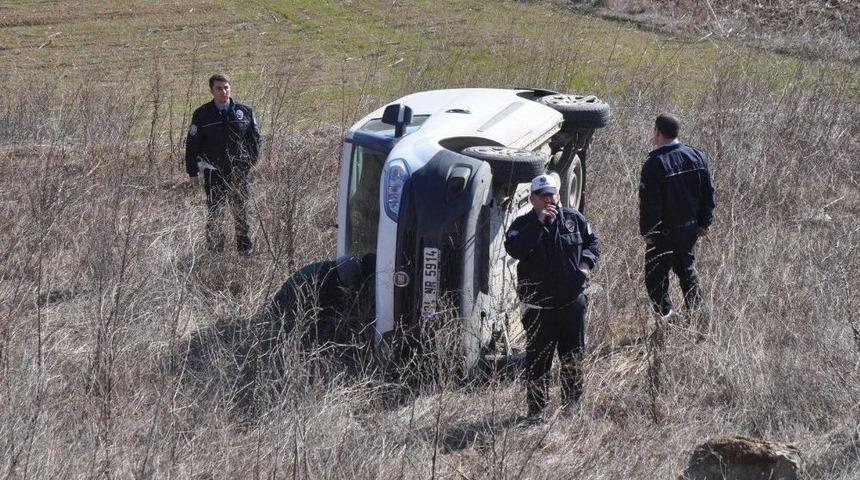 Bursa&rsquo;da Park Halinde Freni Boşalan Ara&ccedil; Tarlaya U&ccedil;tu