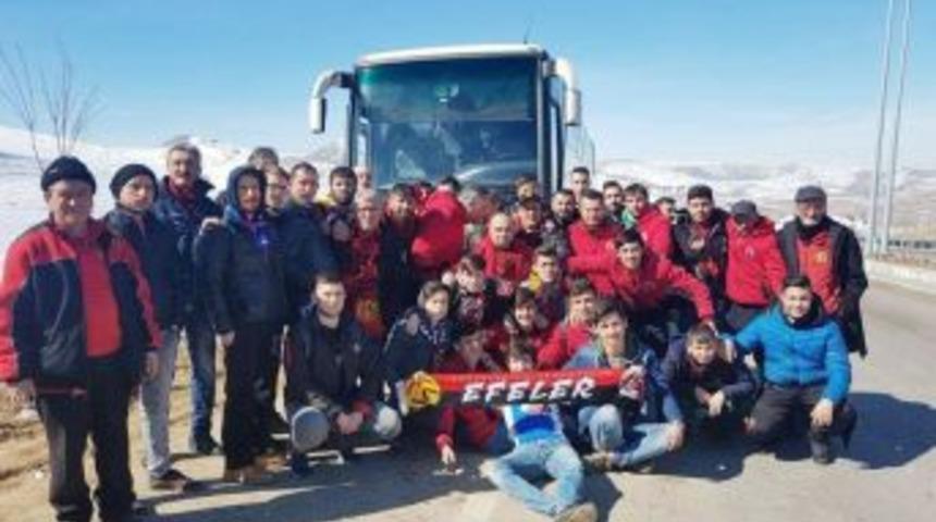 Yolda Kalan Eskişehirspor Taraftarının İmdadına Sportif Direkt&ouml;r Taş&ccedil;ı Yetişti