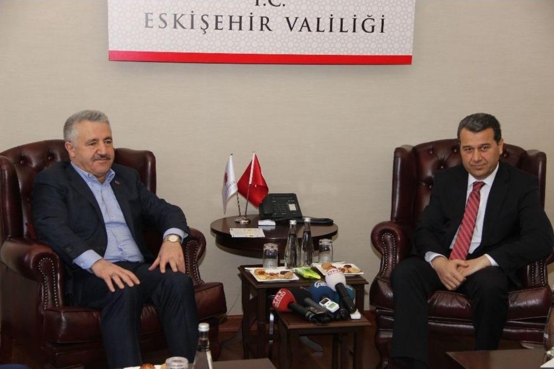 Bakan Arslan: &ldquo;eskişehir&rsquo;in Antalya&rsquo;ya Bağlanmasını &Ouml;nemsiyoruz&rdquo;