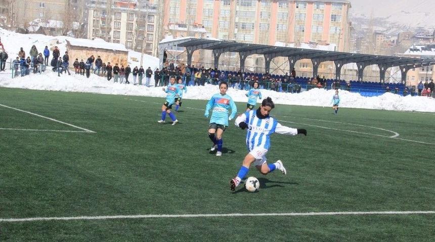 Hakkarig&uuml;c&uuml;&rsquo;nden Maraş Ekibine Gol Yağmuru