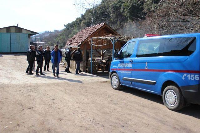 Serinlemek İçin Gölete Giren İki Çocuk Ölümden Döndü