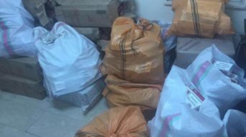 Terk Edilmiş Ara&ccedil;ta 40 Bin 500 Paket Sigara Ele Ge&ccedil;irildi