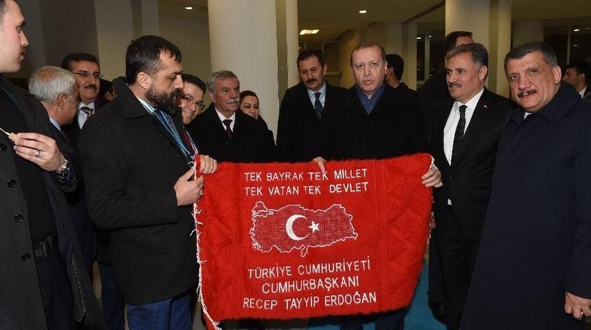 Mathap&rsquo;tan Cumhurbaşkanı Erdoğan&rsquo;a Duvar Halısı