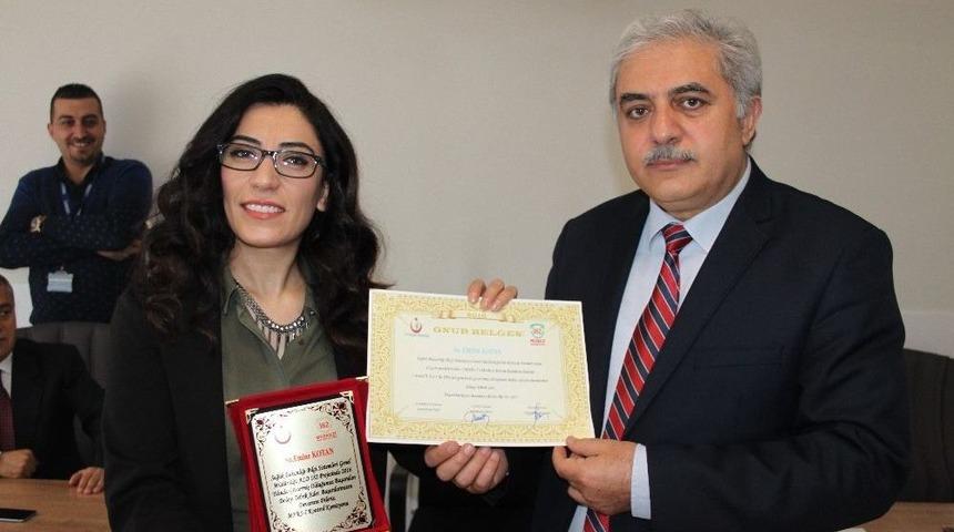 Assistt Rehberlik Ve M&uuml;şteri Hizmetleri Başarılı Personeline Onur Belgesi Verdi