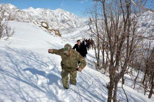 Başkan Vekili Akg&uuml;l, Karakolları Ziyaret Etti 1