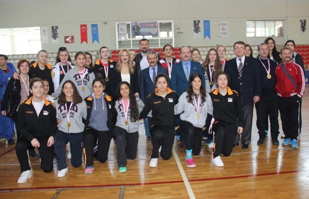 İskenderun&rsquo;da Final Biletini Alan Takımlar Belli Oldu