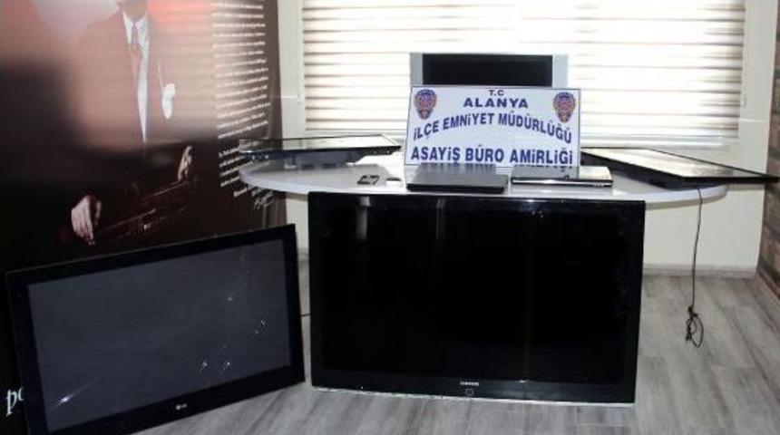 55 Işyerini Soyan Hırsız Yakalandı