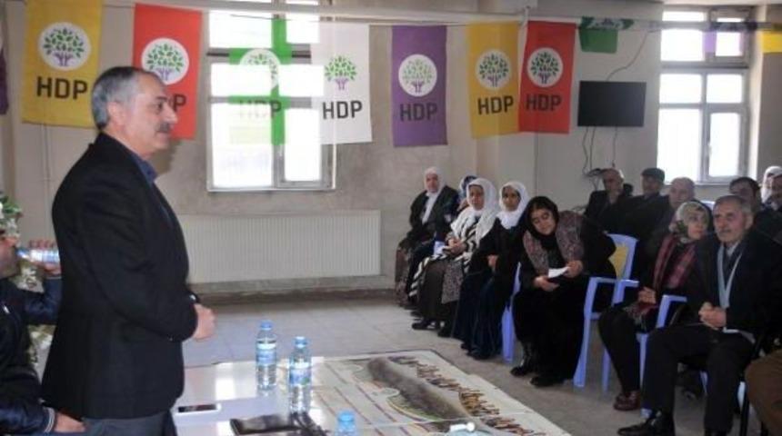 Hdp'li Vekiller, Y&uuml;ksekova&rsquo;Da Halk Toplantısı Yaptı