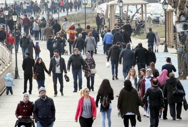 (özel Haber) Aylardır Boştu, Bugün Tıklım Tıklım Oldu