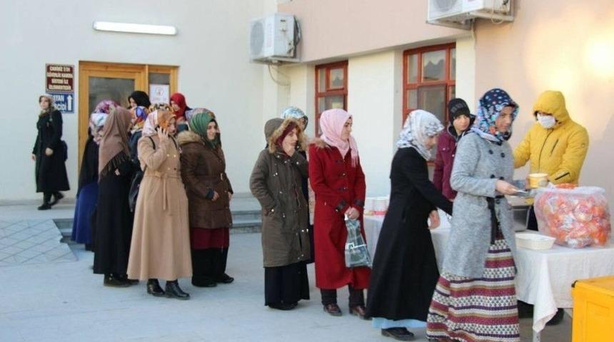 Kyk&rsquo;dan Cami Cemaatine &Ccedil;orba İkramı