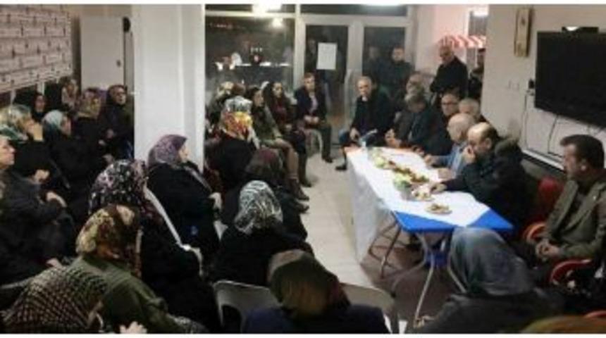 Kadınlar Kıraathanede Toplandı