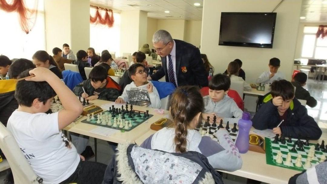 Satran&ccedil; Turnuvası B&uuml;y&uuml;k İlgi G&ouml;rd&uuml;