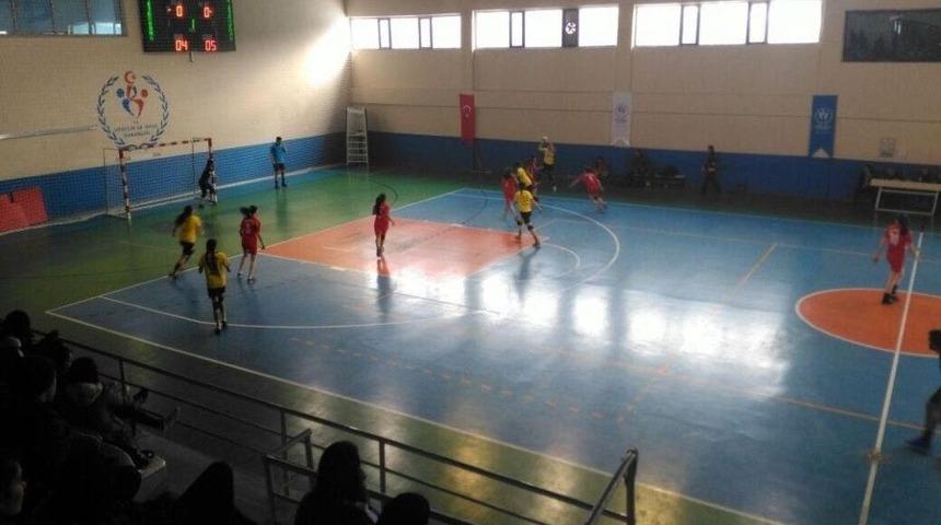 Tatvan&rsquo;da Hentbol B&ouml;lge Şampiyonası